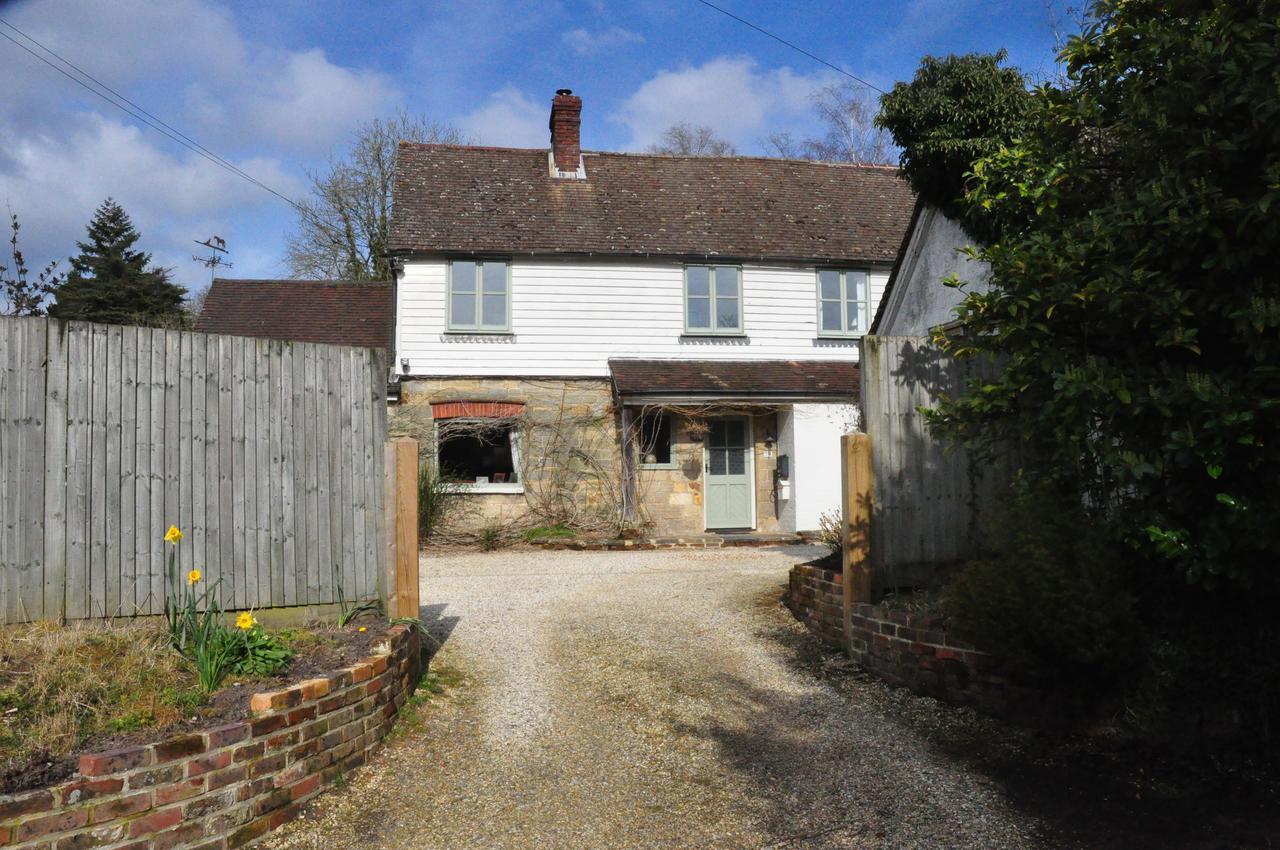 Wadhurst Little Tidebrook Farm Bed & Breakfast エクステリア 写真