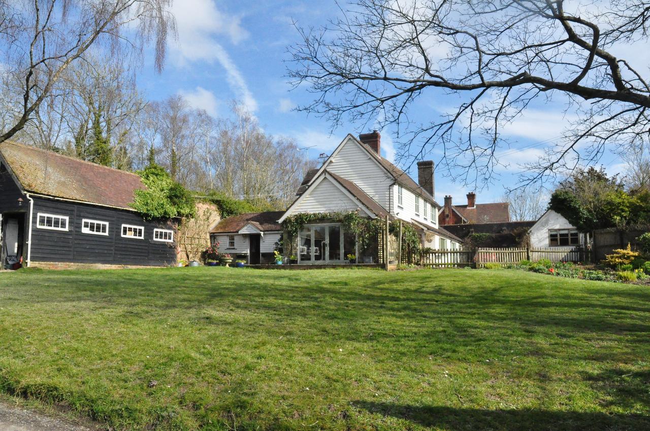 Wadhurst Little Tidebrook Farm Bed & Breakfast エクステリア 写真